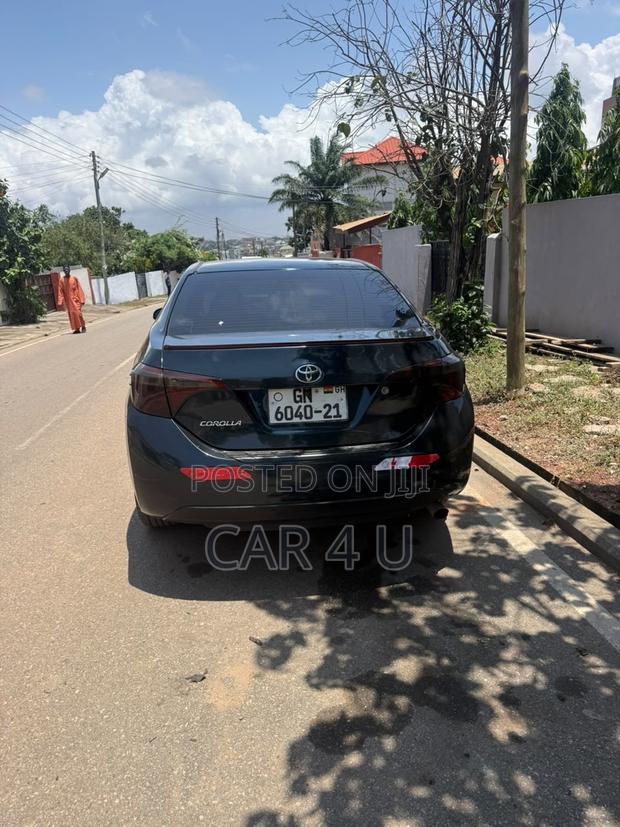 Toyota Corolla 2016 Black