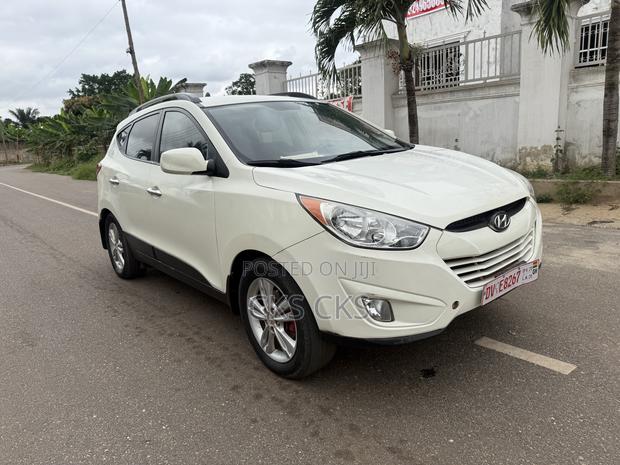 Hyundai Tucson 2011 White
