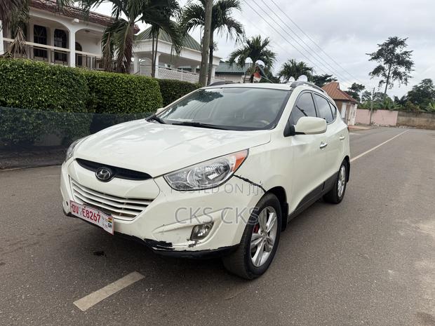 Hyundai Tucson 2011 White