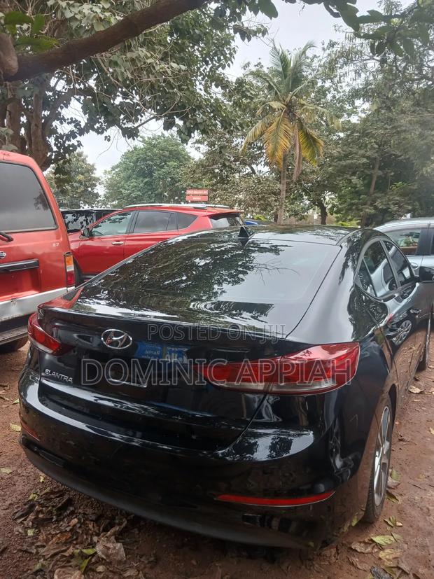 Hyundai Elantra 2017 Black