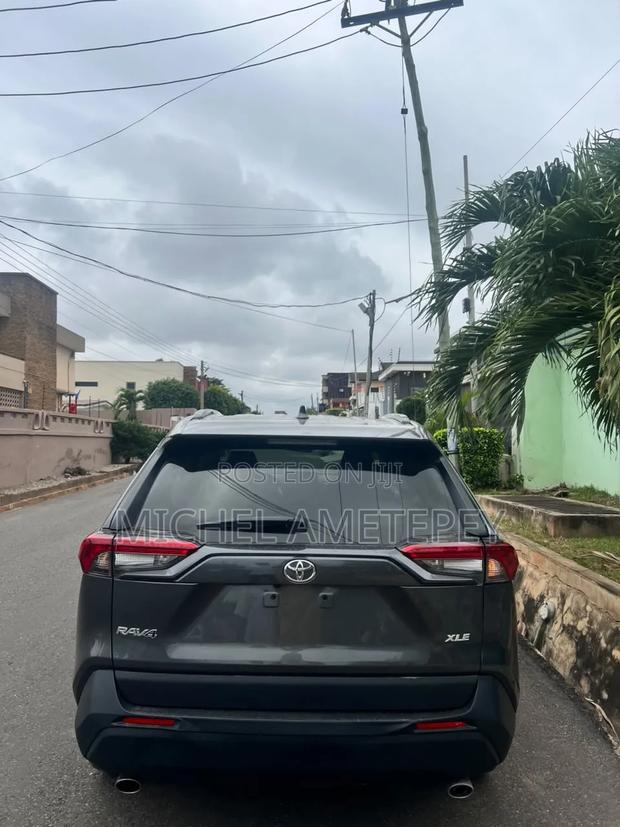Toyota RAV4 2023 Gray