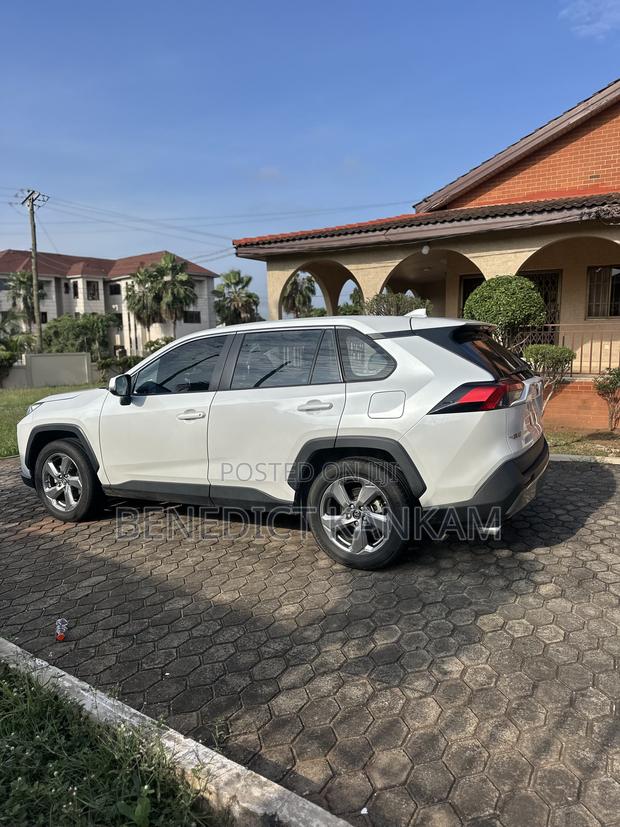 Toyota RAV4 Limited FWD 2023 White