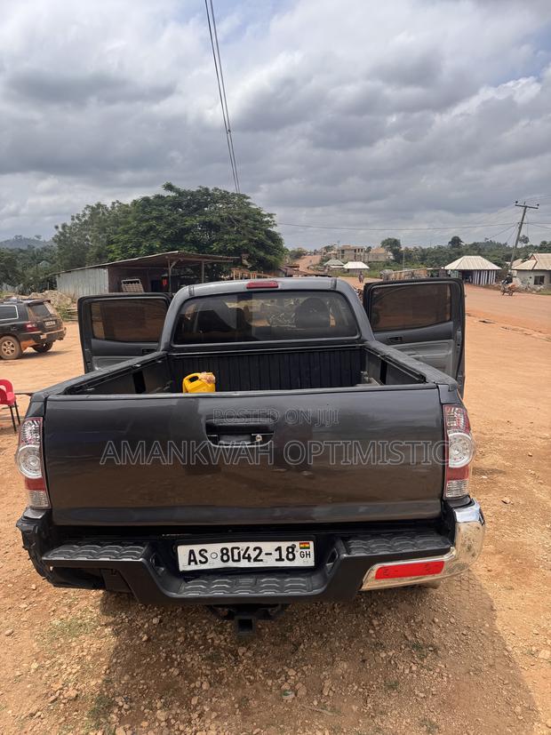 Toyota Tacoma 2012 Black