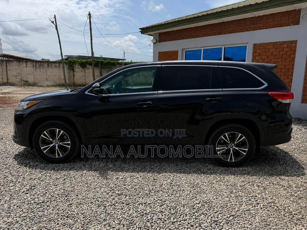 Toyota Highlander LE 2019 Black