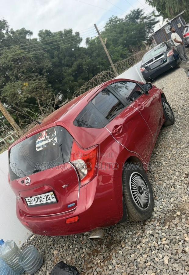 Nissan Versa 1.6 S 2013 Brown