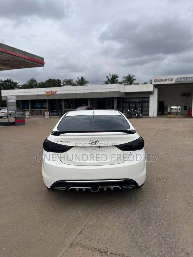 Hyundai Elantra 2013 White