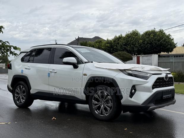 Toyota RAV4 Limited FWD 2023 White