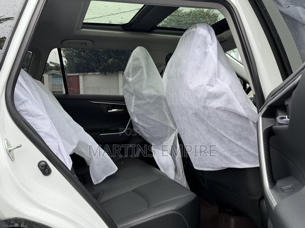 Toyota RAV4 Limited FWD 2023 White
