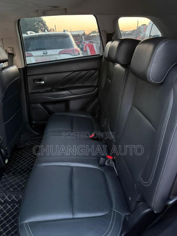 Mitsubishi Outlander 2019 White