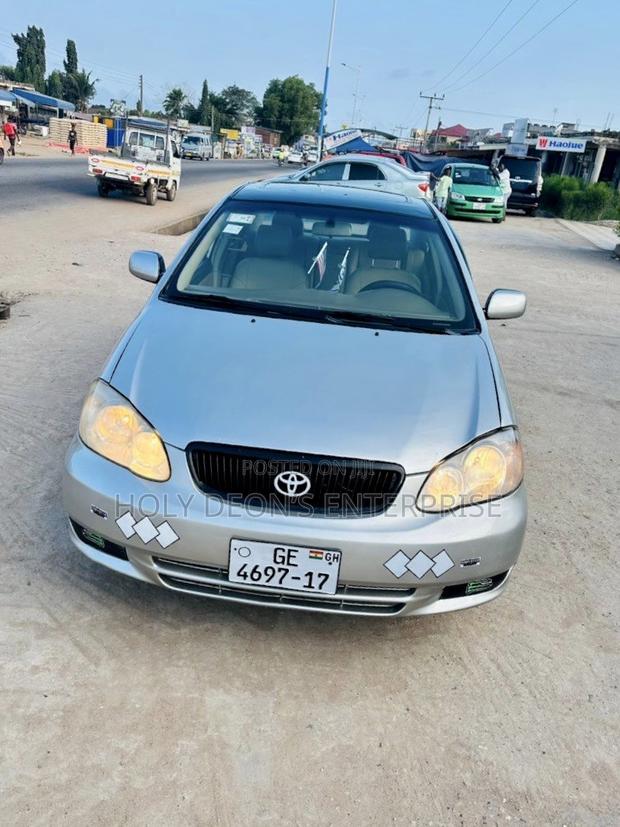 Toyota Corolla LE 4dr Sedan (1.8L 4cyl 4A) 2010 Silver