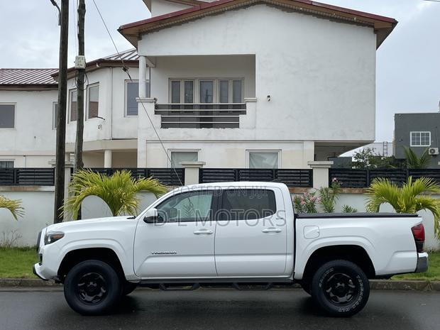 Toyota Tacoma 2023 White