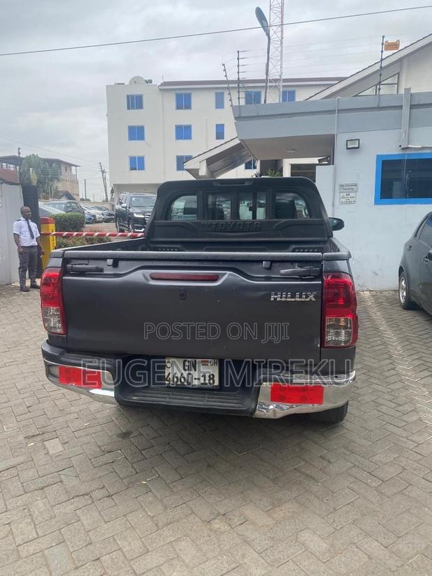Toyota Hilux 2018 Gray