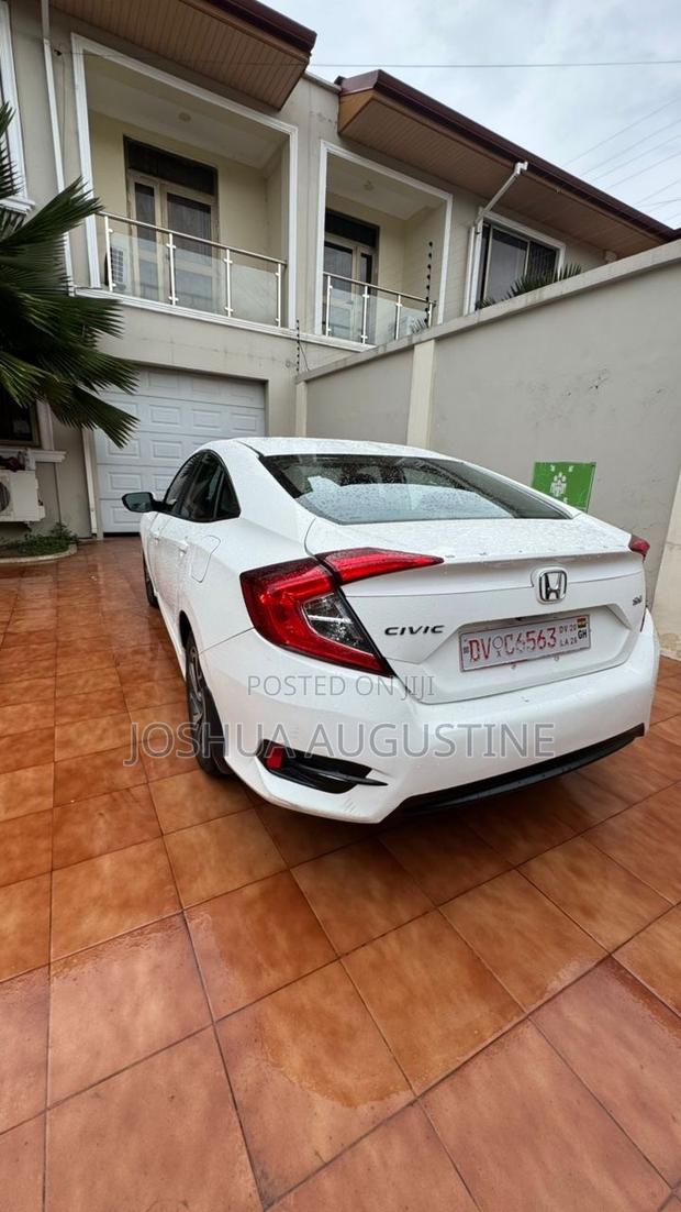 Honda Civic 2018 White