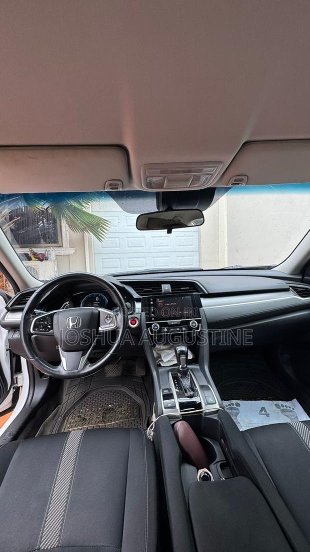 Honda Civic 2018 White