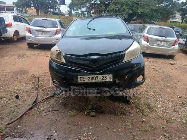 Toyota Vitz 2012 Black