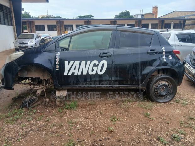 Toyota Vitz 2012 Black