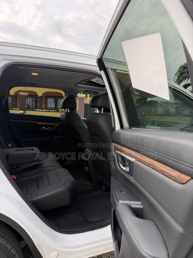 Honda CR-V Touring AWD 2018 White