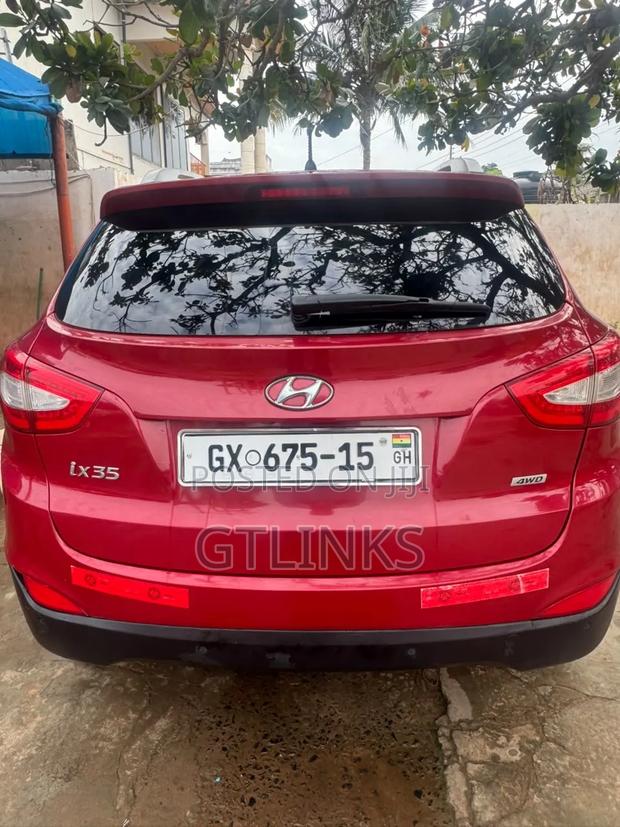 Hyundai Tucson 2015 Red