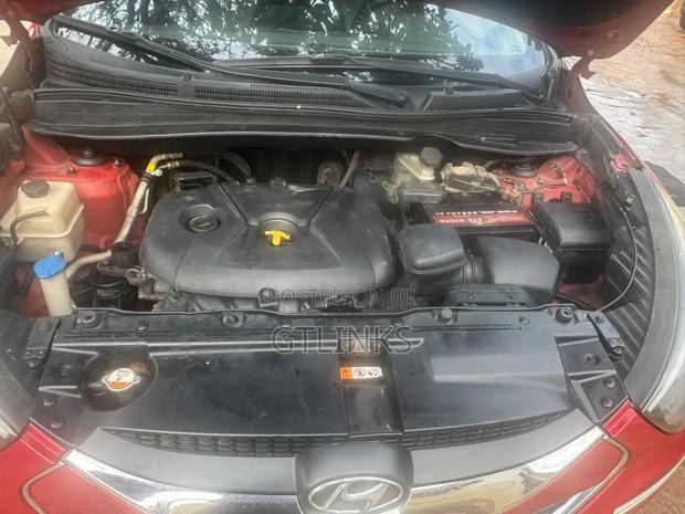 Hyundai Tucson 2015 Red