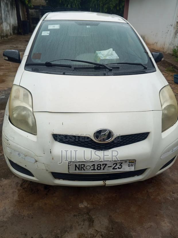Toyota Vitz 2008 White