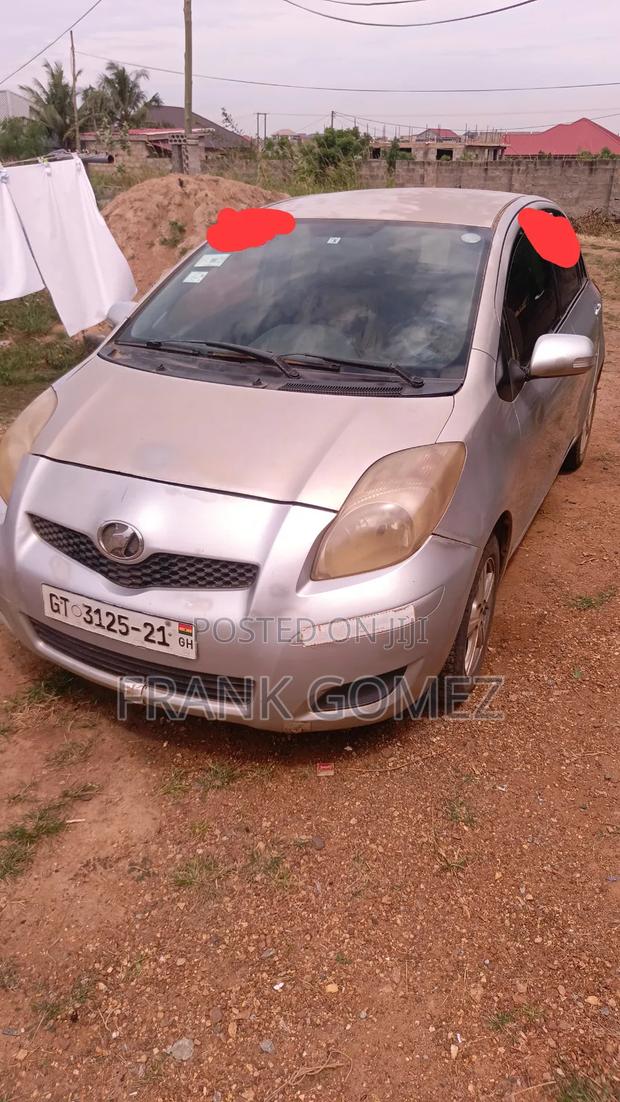 Toyota Vitz 2010 Gray