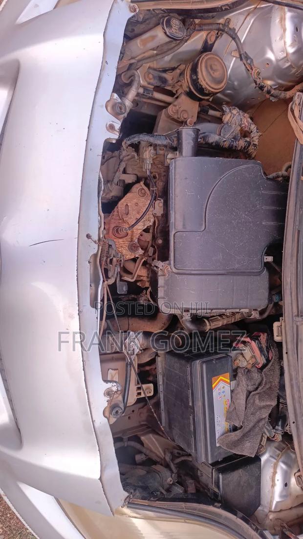 Toyota Vitz 2010 Gray