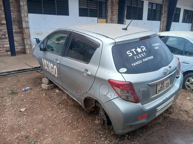Toyota Vitz 2012 Gray