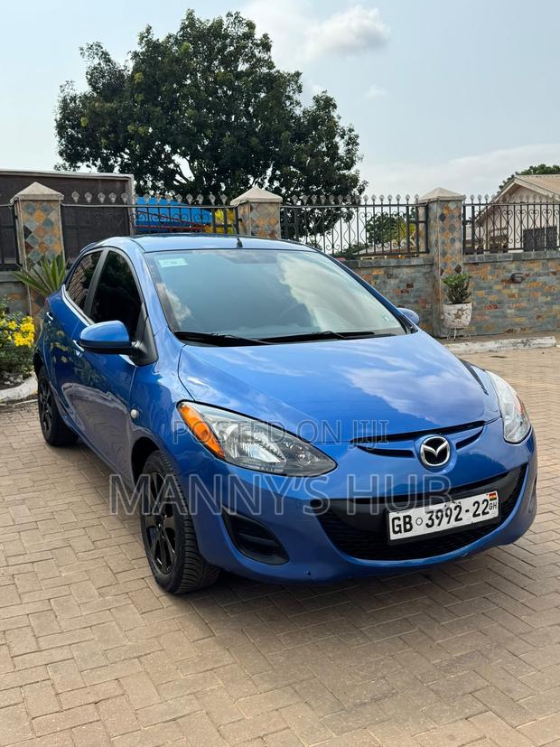 Mazda 2 2015 Blue
