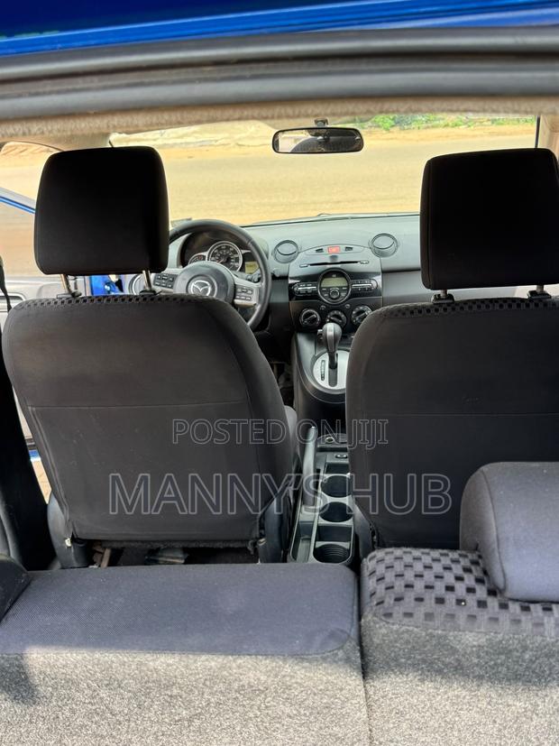 Mazda 2 2015 Blue