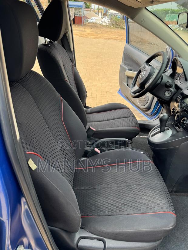 Mazda 2 2015 Blue