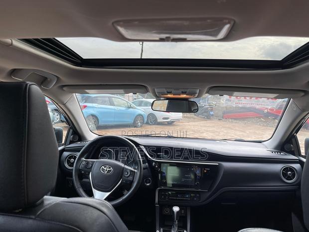 Toyota Corolla SE 4dr Sedan (1.8L 4cyl CVT) 2017 Blue