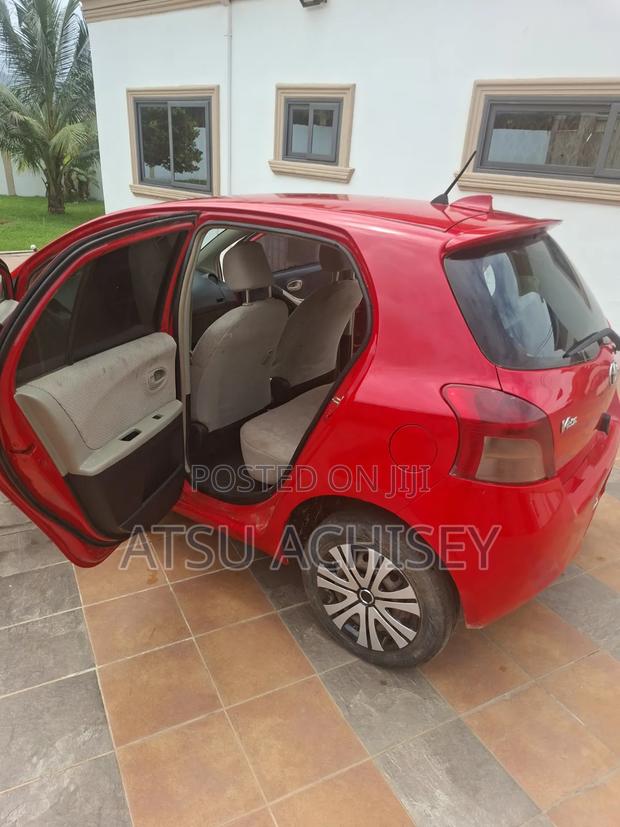 Toyota Vitz 2010 Teal