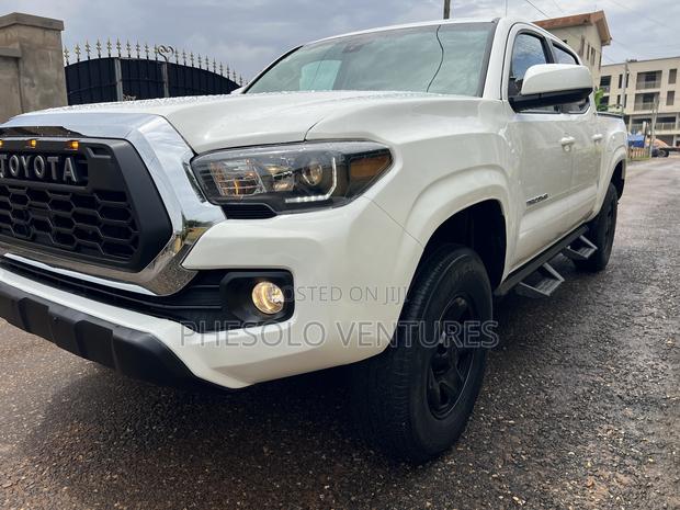 Toyota Tacoma SR5 Double Cab 5' Bed I4 AT 2023 White