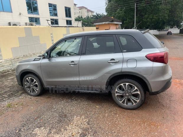Suzuki Vitara 2020 Gray