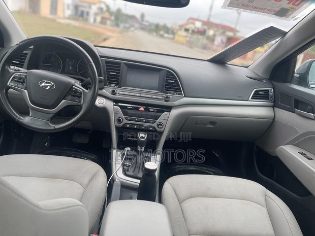 Hyundai Elantra 2018 Gray