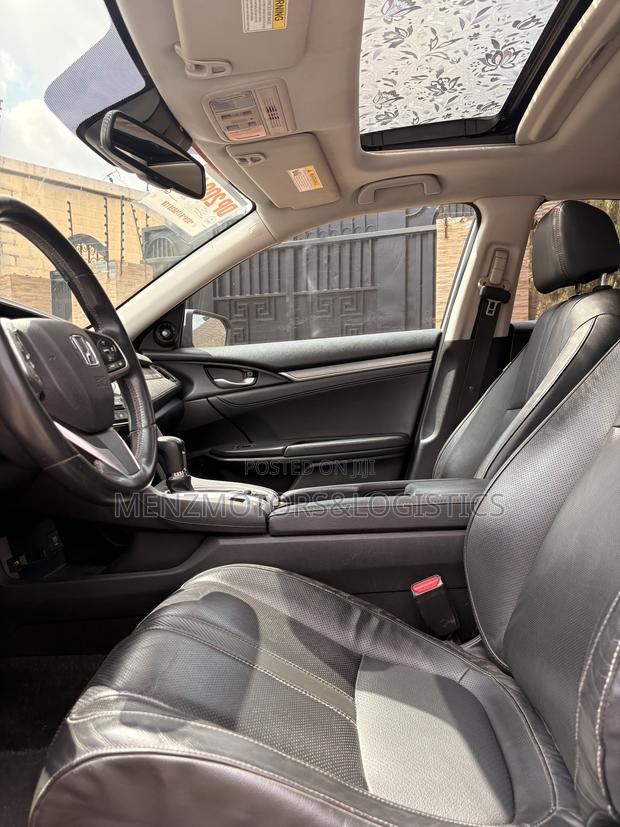 Honda Civic Touring 4dr Sedan (1.5L 4cyl) 2017 Silver