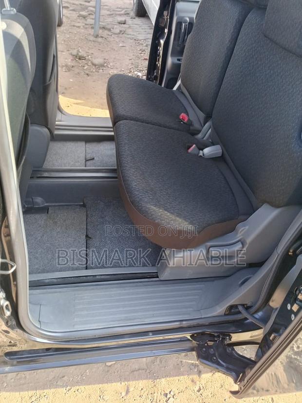 Toyota Sienta 1.5 FWD 2013 Black
