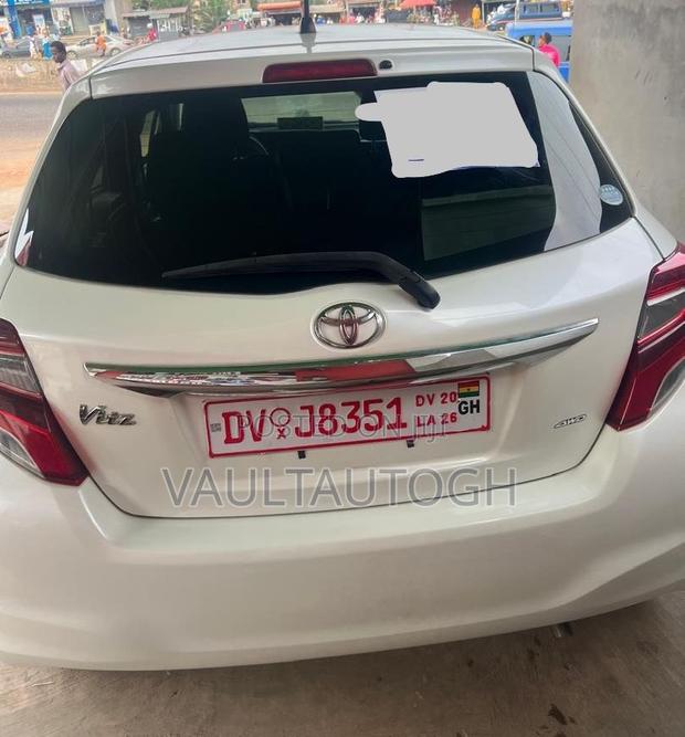 Toyota Vitz 1.3 FWD 5dr 2015 White