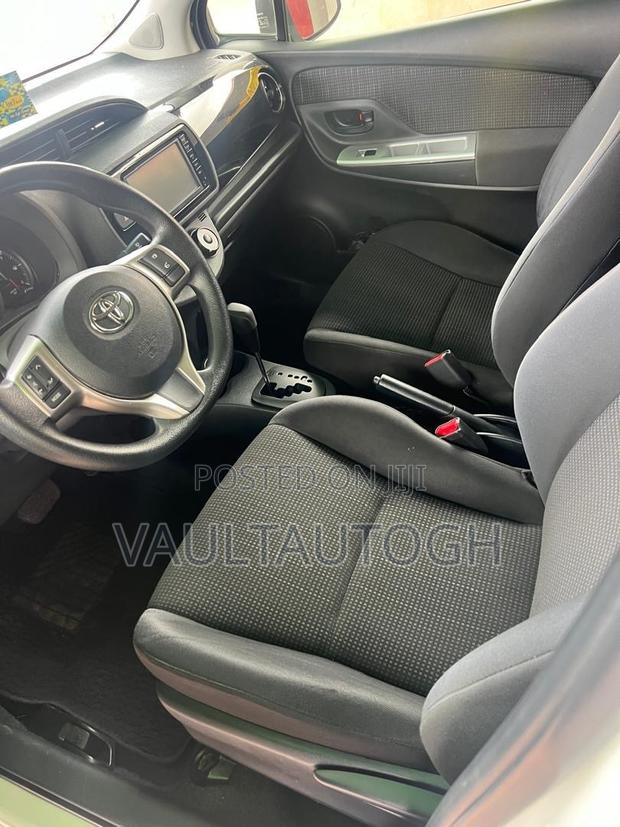 Toyota Vitz 1.3 FWD 5dr 2015 White