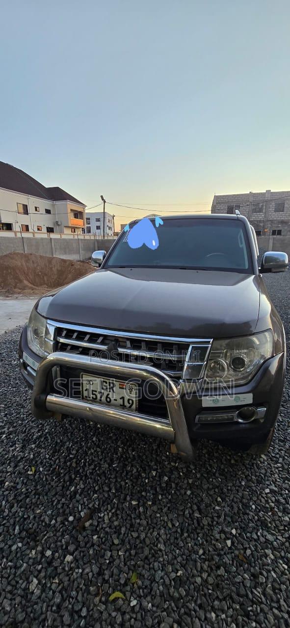 Mitsubishi Pajero 2013 Beige