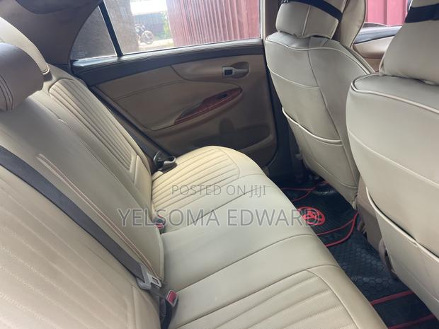 Toyota Corolla 2010 White