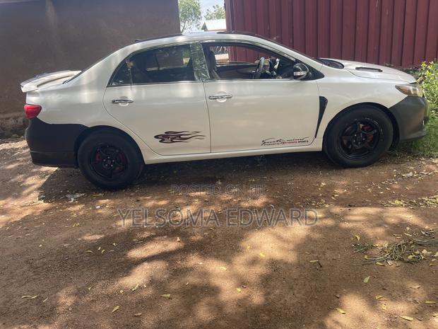 Toyota Corolla 2010 White