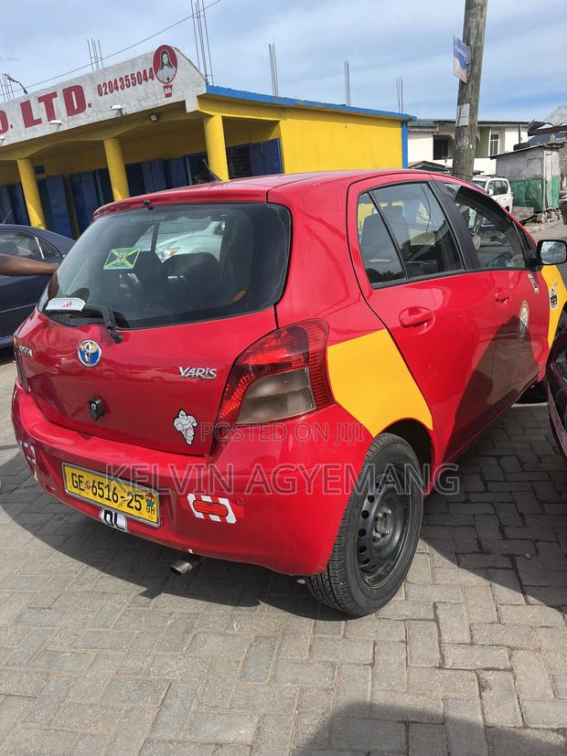 Toyota Yaris 2010 Red