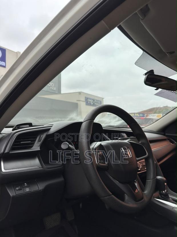Honda Civic 2019 White