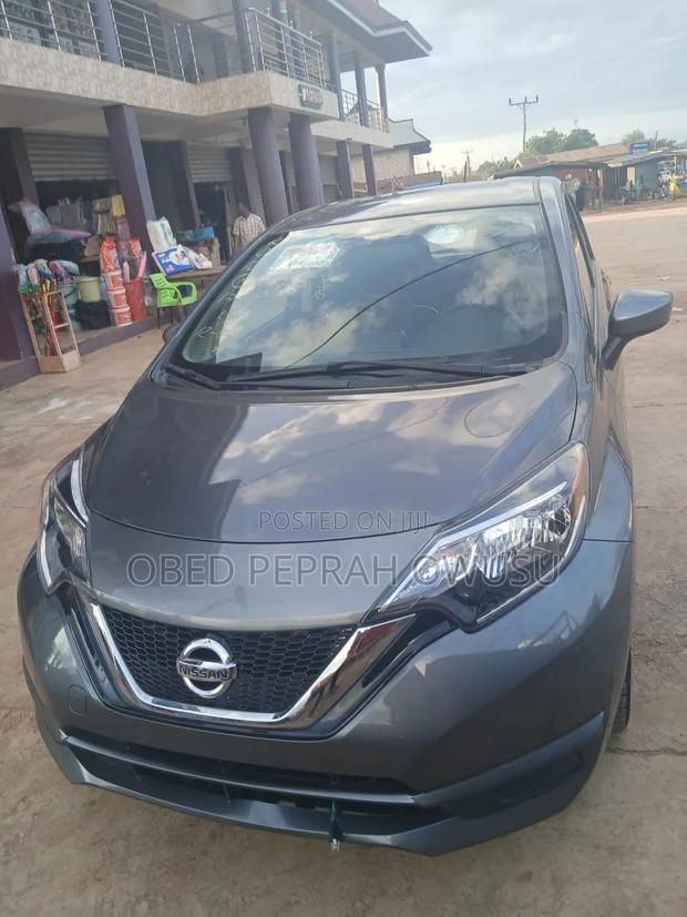 Nissan Versa 2017 Gray