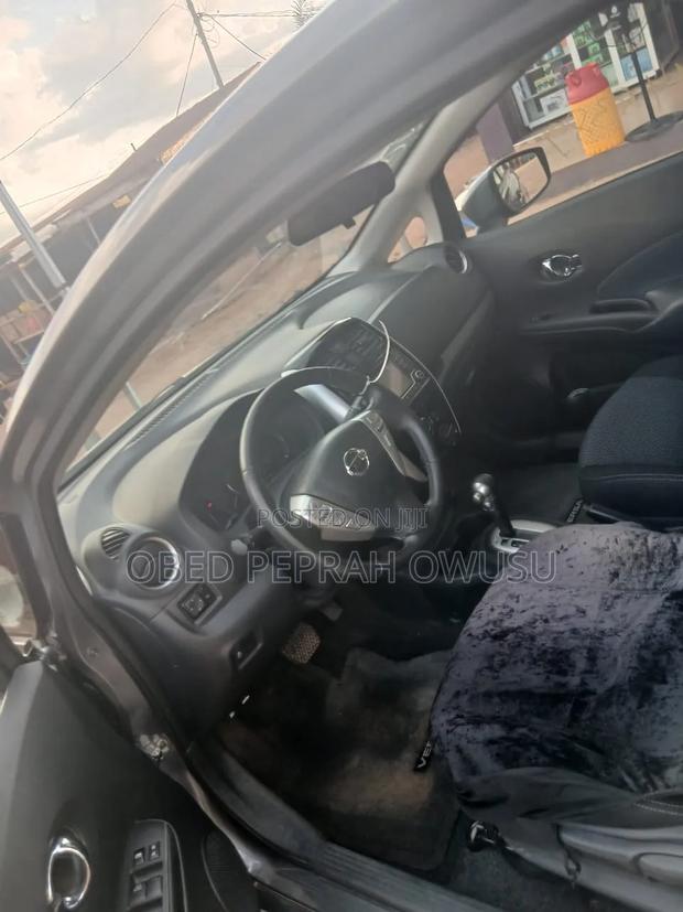 Nissan Versa 2017 Gray