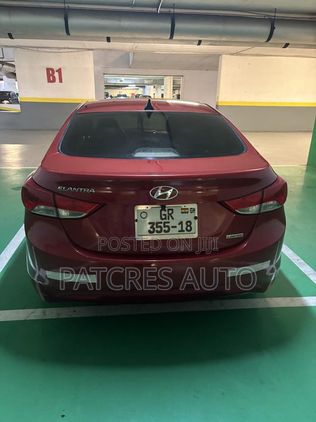 Hyundai Elantra Limited Sedan FWD (1.8L 4cyl 6A) 2016 Red