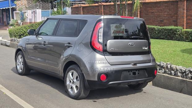 Kia Soul Base Hatchback 2017 Gray