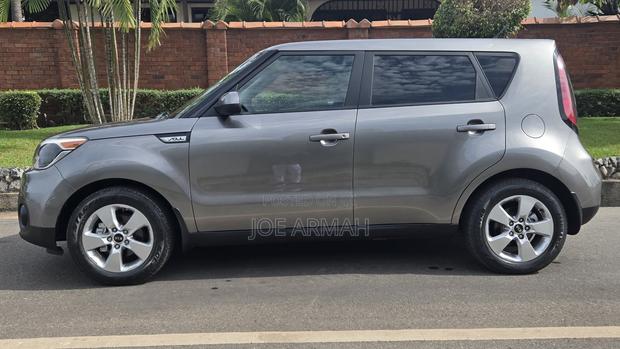 Kia Soul Base Hatchback 2017 Gray