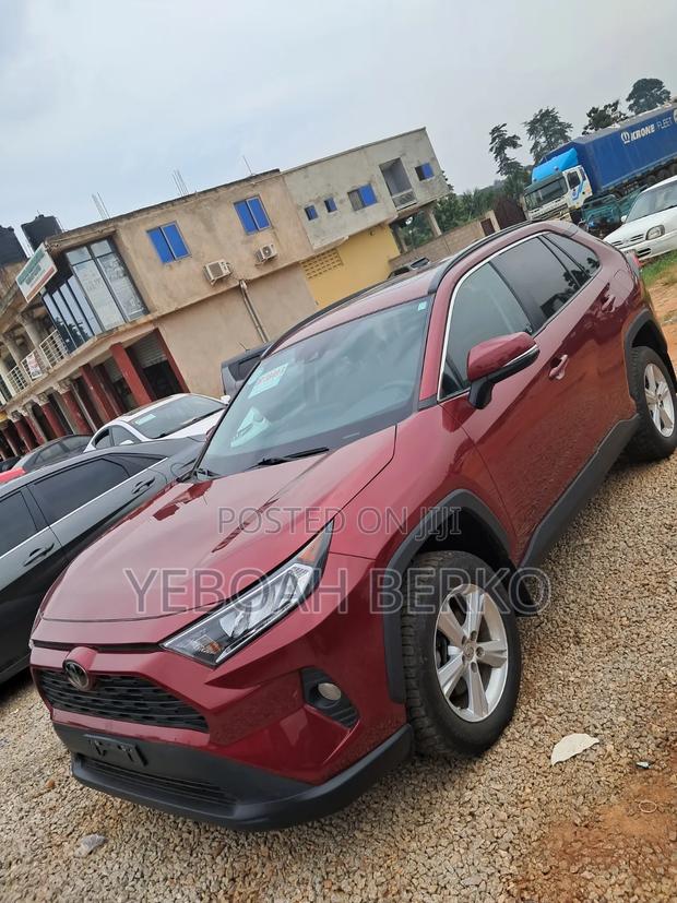 Toyota RAV4 2023 Red